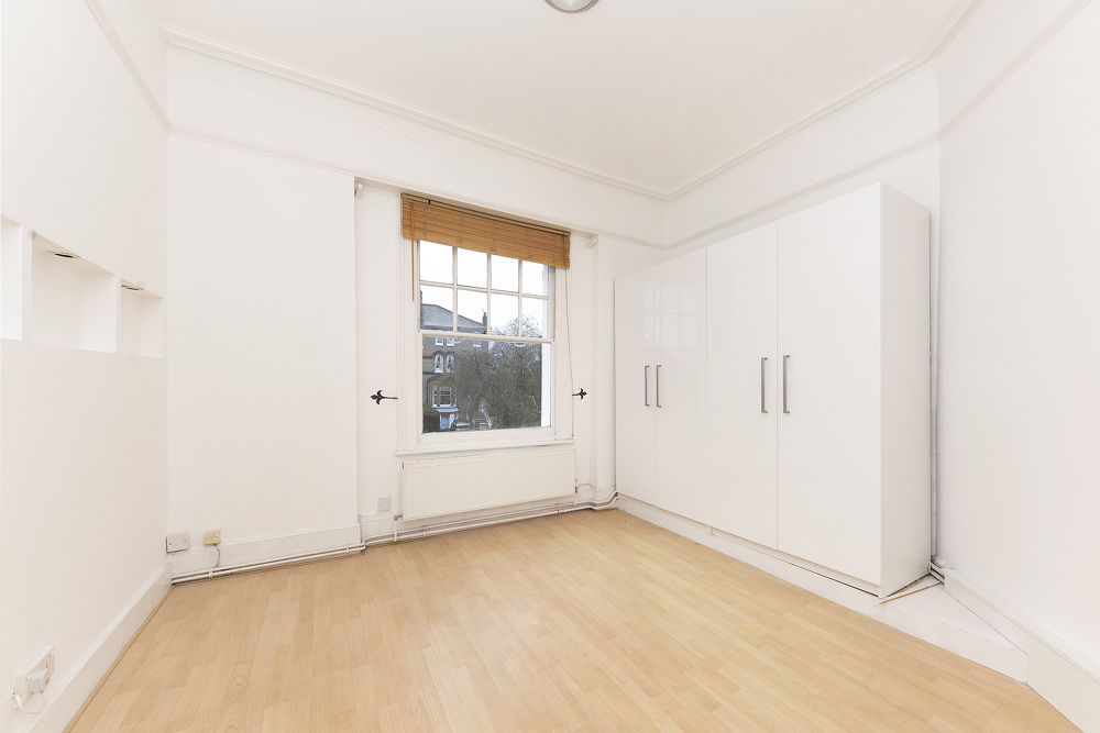 house or flat for sale or rent in south west London
